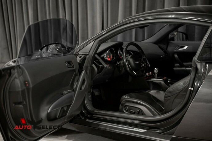audi-r8-bensin-2007-big-20