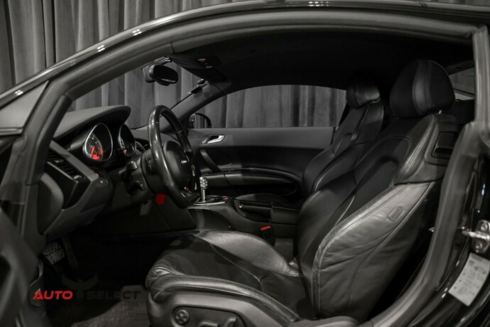 audi-r8-bensin-2007-big-25