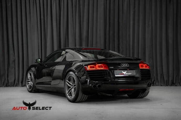 audi-r8-bensin-2007-big-8