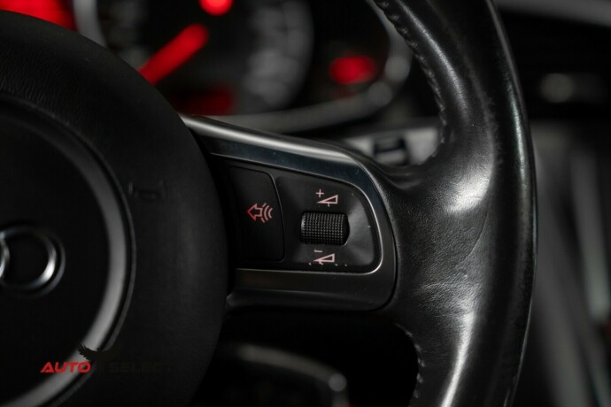 audi-r8-bensin-2007-big-36