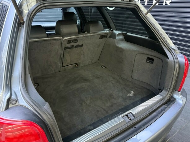 audi-s4-bensin-2001-big-30