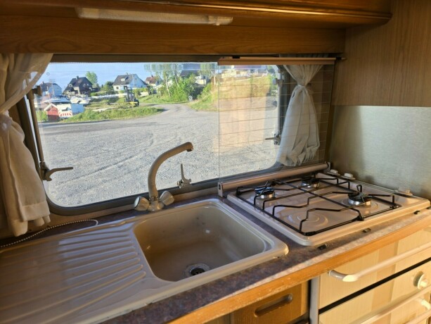 swift-royale-590-diesel-1996-big-10