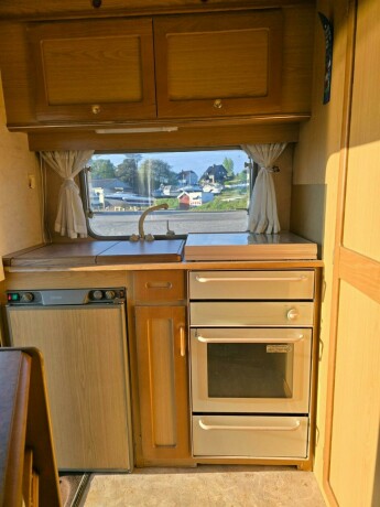 swift-royale-590-diesel-1996-big-14