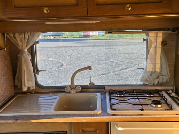 swift-royale-590-diesel-1996-big-11