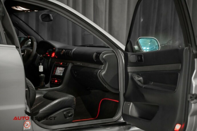 audi-rs4-bensin-2000-big-18