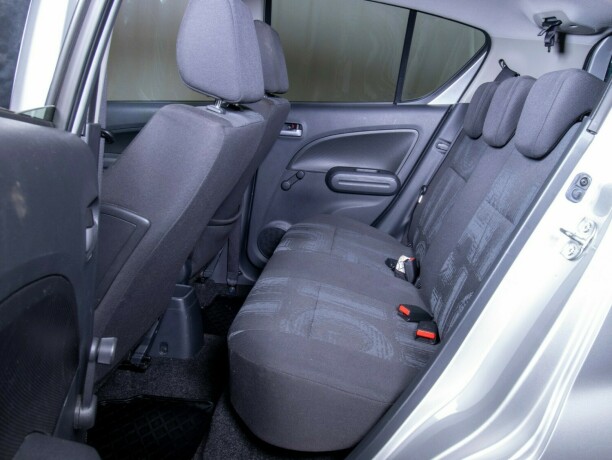 opel-agila-bensin-2013-big-39