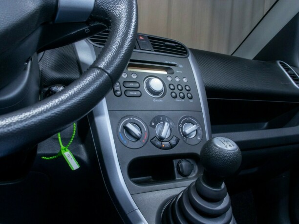 opel-agila-bensin-2013-big-31