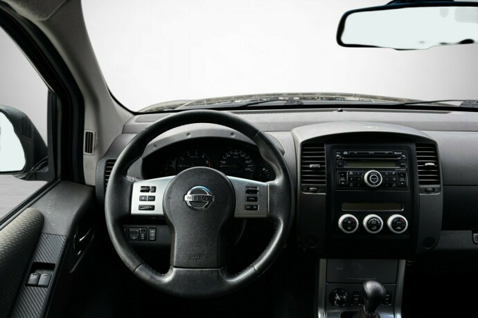 nissan-navara-diesel-2011-big-23