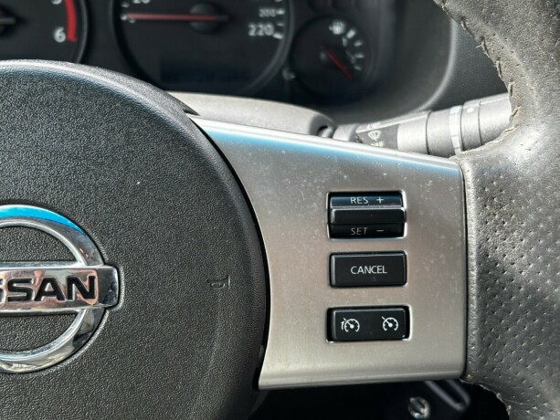 nissan-navara-diesel-2011-big-25