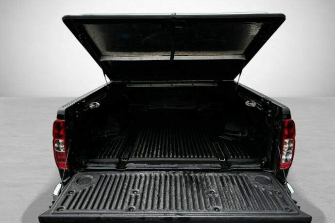 nissan-navara-diesel-2011-big-11