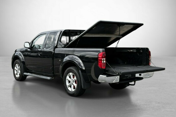 nissan-navara-diesel-2011-big-9