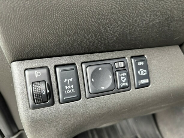 nissan-navara-diesel-2011-big-15