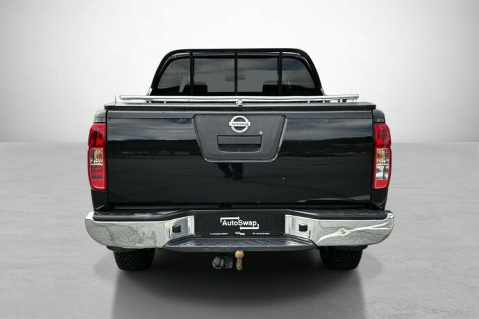 nissan-navara-diesel-2011-big-10