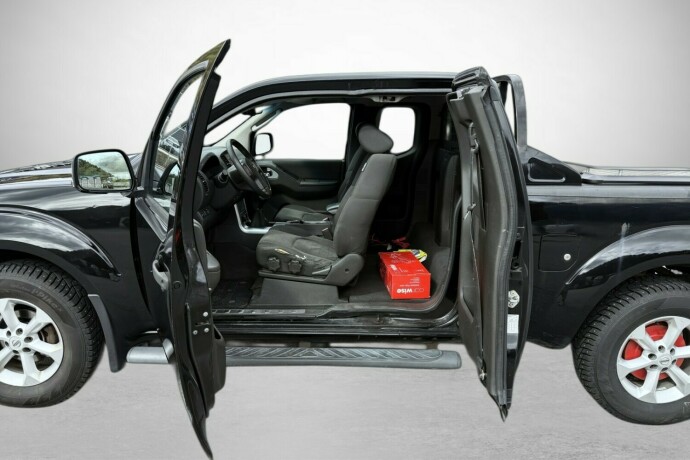 nissan-navara-diesel-2011-big-6