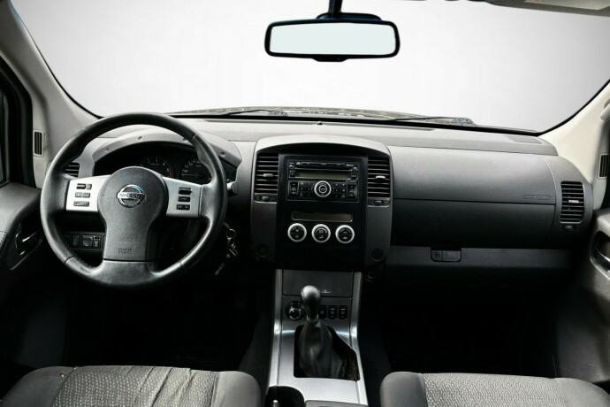 nissan-navara-diesel-2011-big-22