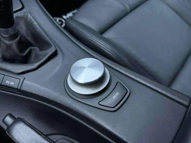 bmw-m3-bensin-2008-big-32