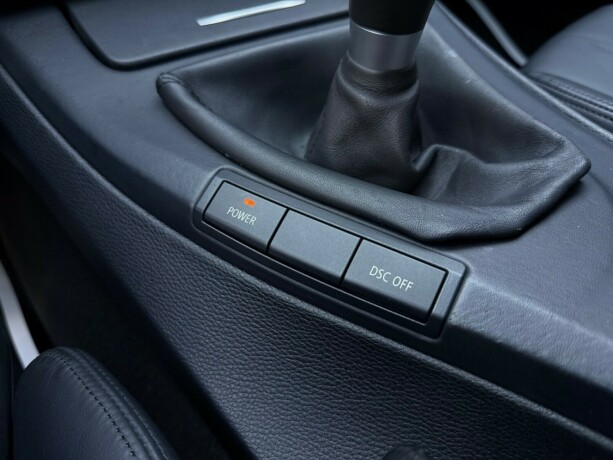 bmw-m3-bensin-2008-big-31