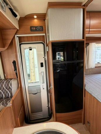 rapido-776ff-lav-plassert-seng-senkeseng-truma-6eh-stort-kj248leskap-b-f248rerkort-diesel-2012-big-43
