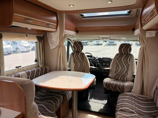 rapido-776ff-lav-plassert-seng-senkeseng-truma-6eh-stort-kj248leskap-b-f248rerkort-diesel-2012-big-25
