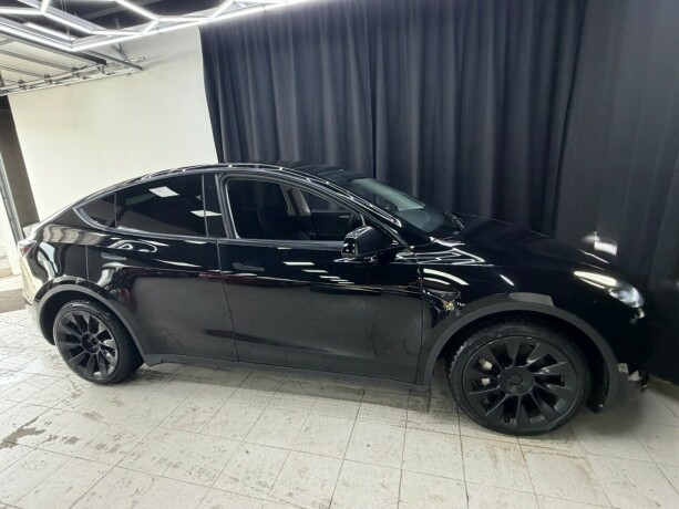tesla-model-y-elektrisitet-2023-big-11
