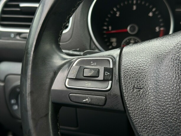 volkswagen-golf-diesel-2011-big-15