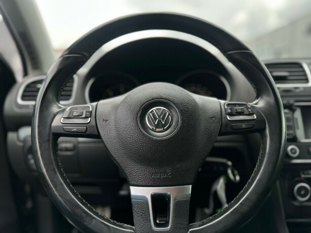 volkswagen-golf-diesel-2011-big-14