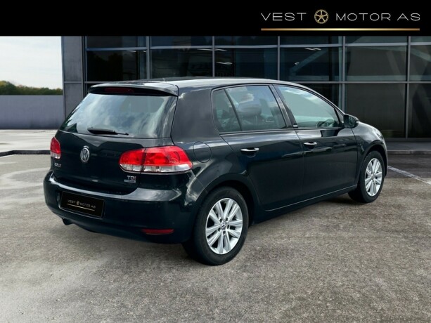 volkswagen-golf-diesel-2011-big-7