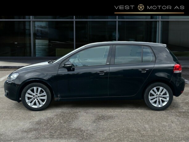 volkswagen-golf-diesel-2011-big-3