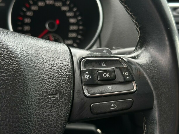 volkswagen-golf-diesel-2011-big-17