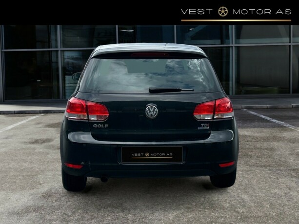 volkswagen-golf-diesel-2011-big-5