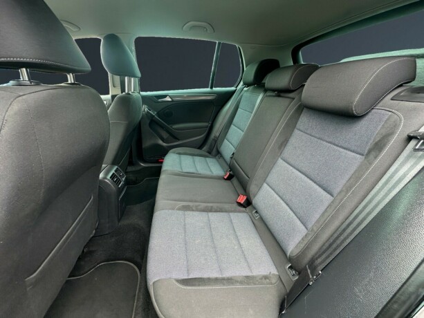 volkswagen-golf-diesel-2011-big-12
