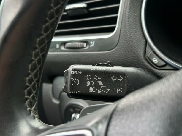 volkswagen-golf-diesel-2011-big-16