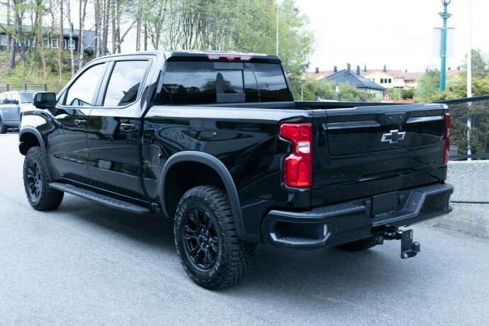 chevrolet-silverado-diesel-2025-big-1
