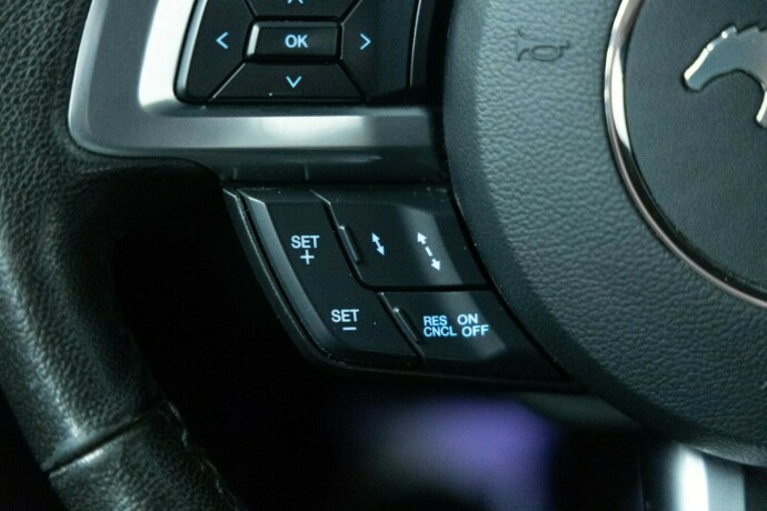 ford-mustang-bensin-2015-big-15