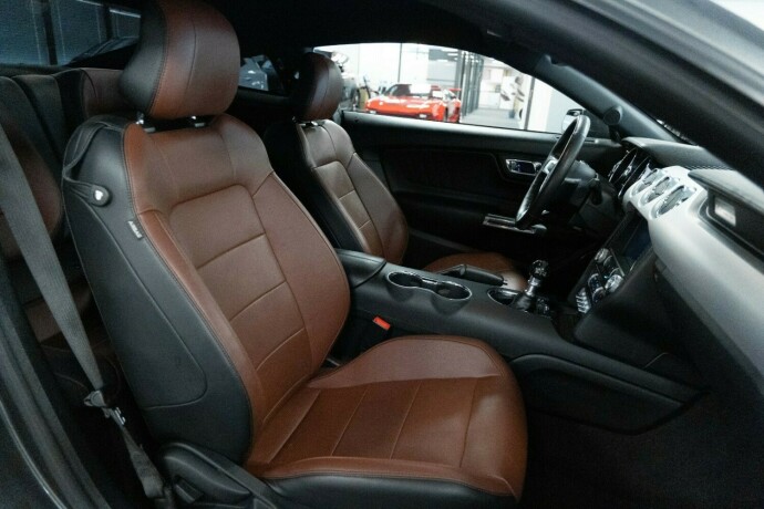 ford-mustang-bensin-2015-big-12
