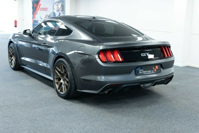 ford-mustang-bensin-2015-big-1