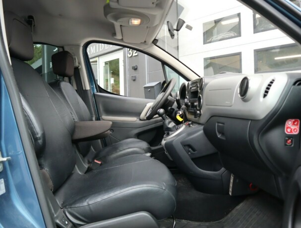 peugeot-partner-diesel-2012-big-9