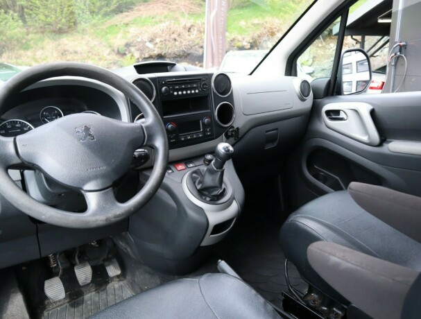 peugeot-partner-diesel-2012-big-8