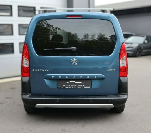 peugeot-partner-diesel-2012-big-5