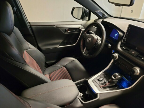 toyota-rav4-plug-in-petrol-2021-big-13