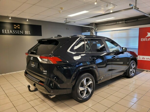 toyota-rav4-plug-in-petrol-2021-big-4