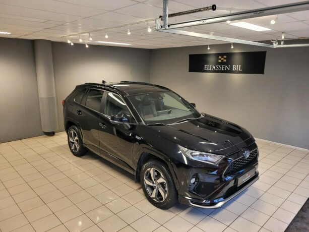 toyota-rav4-plug-in-petrol-2021-big-1