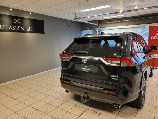 toyota-rav4-plug-in-petrol-2021-big-5