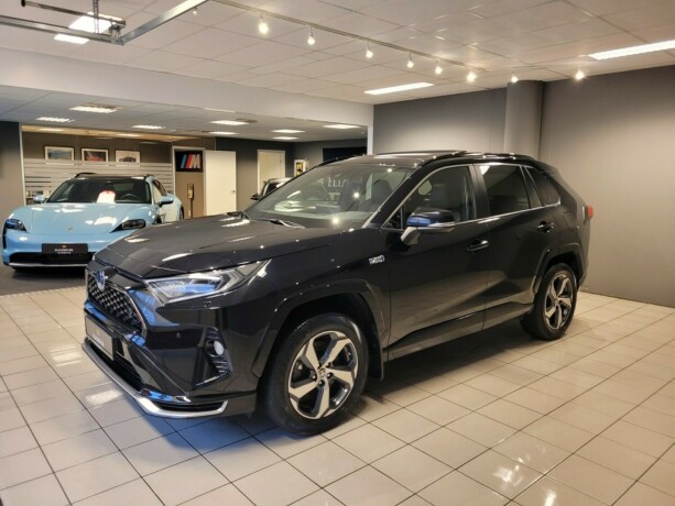 toyota-rav4-plug-in-petrol-2021-big-7