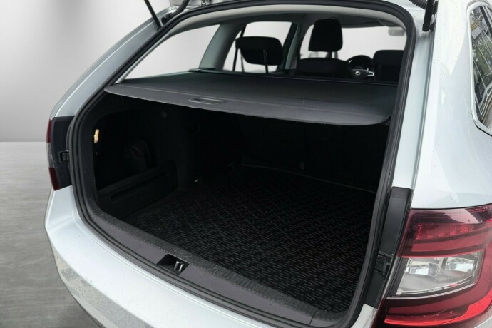 skoda-octavia-bensin-2019-big-10
