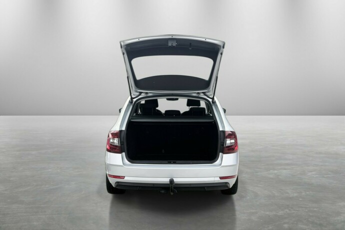 skoda-octavia-bensin-2019-big-9