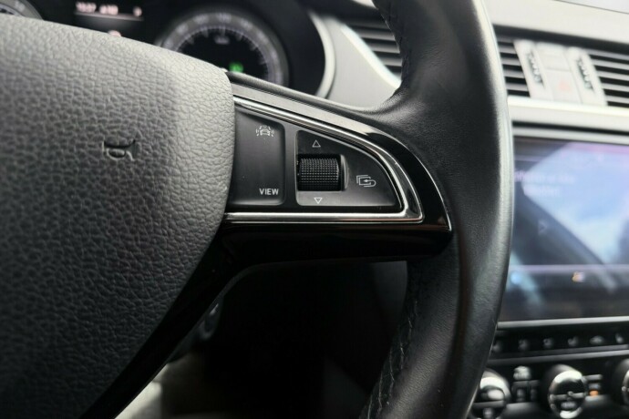 skoda-octavia-bensin-2019-big-17