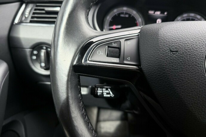 skoda-octavia-bensin-2019-big-16