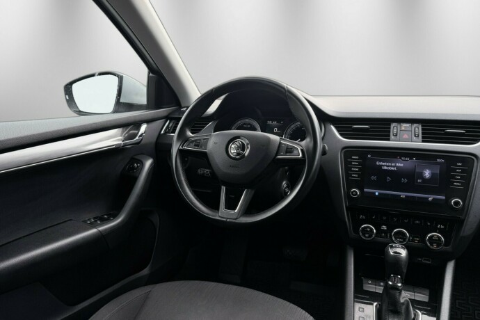 skoda-octavia-bensin-2019-big-13