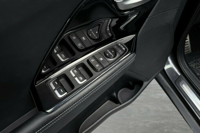 kia-niro-elektrisitetbensin-2018-big-18